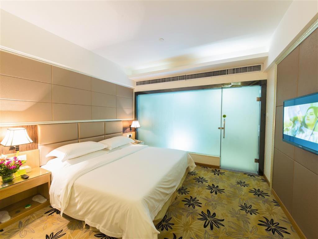 Vienna Hotel Zhanjiang Coast Avenue Zewnętrze zdjęcie